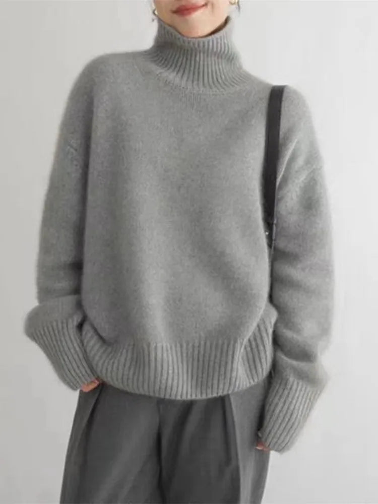 Amanda | Elegant Turtleneck
