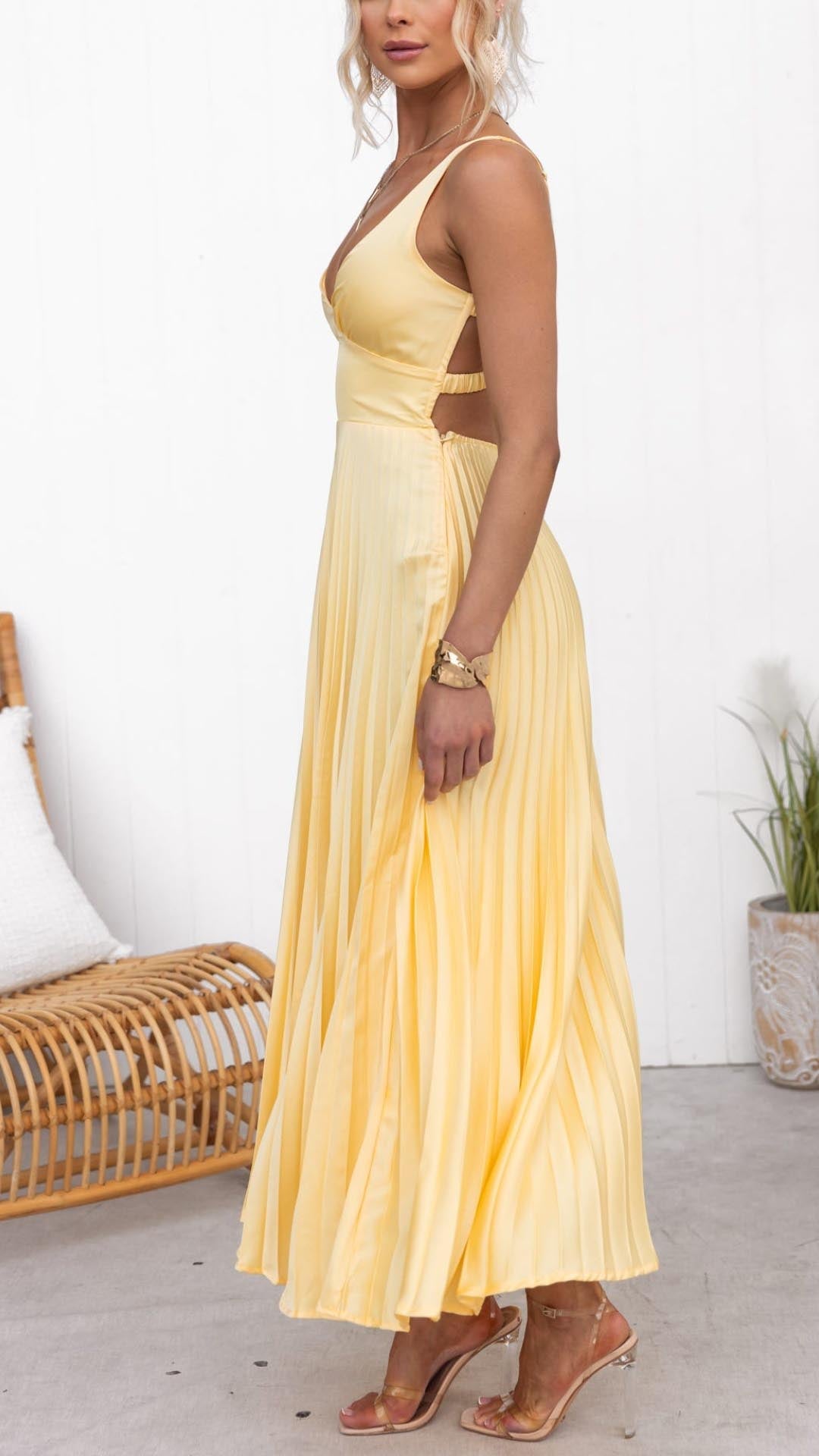 Sonja | Elegant Pleated Maxi Dress